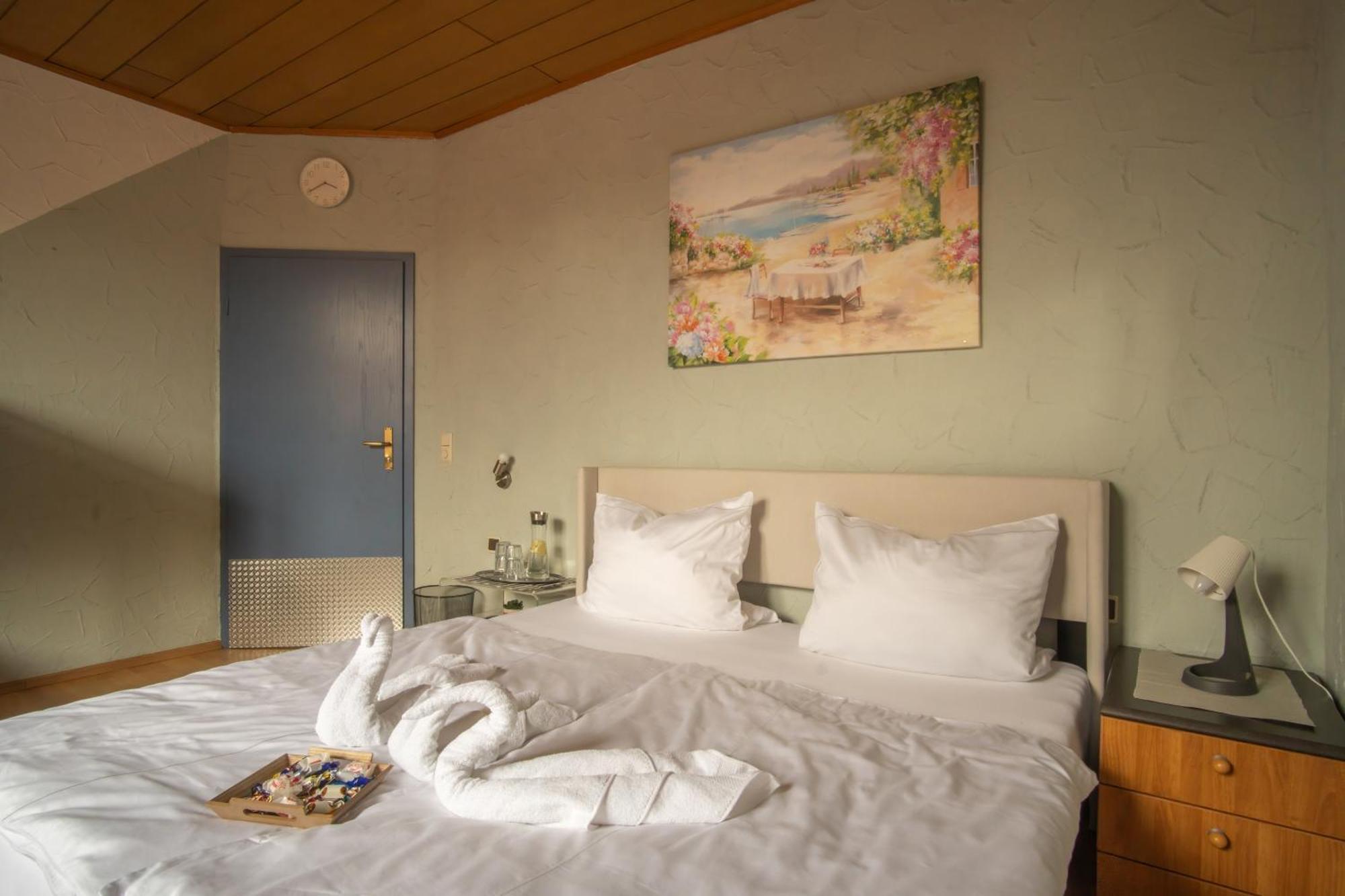 Hotel Family And Friends Hassloch Habitación foto